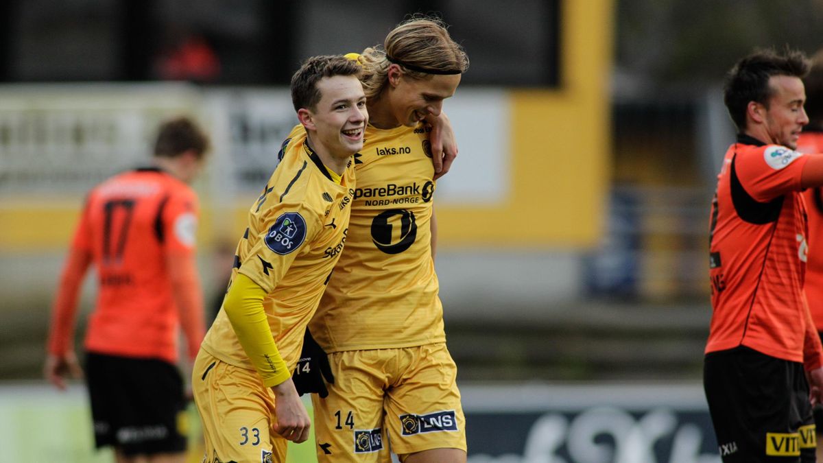 Mye har skjedd siden dette bildet ble tatt. Håkon Evjen og Ulrik Saltnes jubler under Glimts 6-0-seier over Åsane i OBOS-ligaen i 2017.