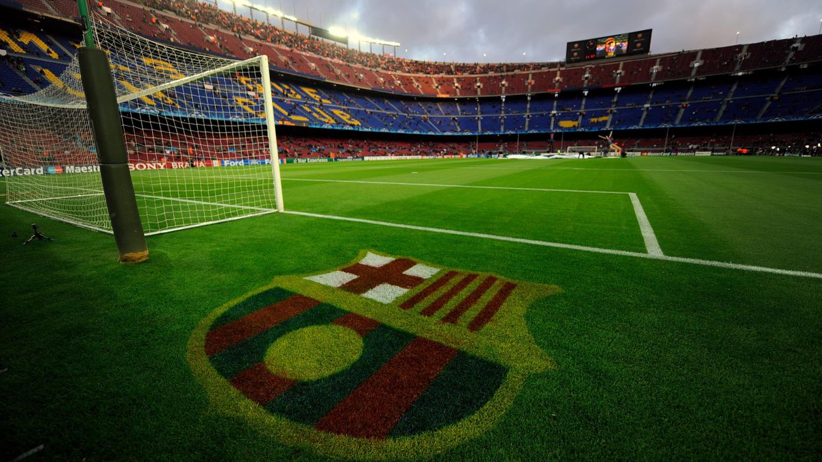 Investiga un pago de 1,4 millones del Barça al exvicepresidente de los  árbitros; el club y Laporta responden - Eurosport