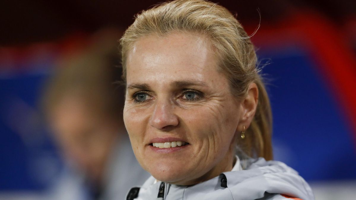 England Boss Sarina Wiegman I Will Not Step On Phil Neville S Toes Eurosport