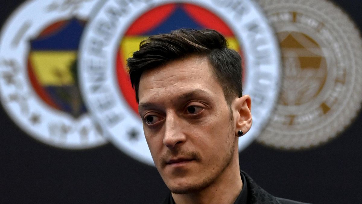 Özil steht vor Debüt für Fenebahce