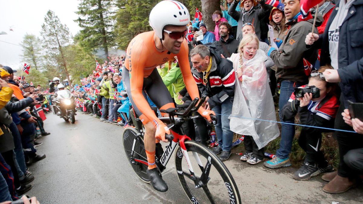Tom Dumoulin of The Netherlands competes
