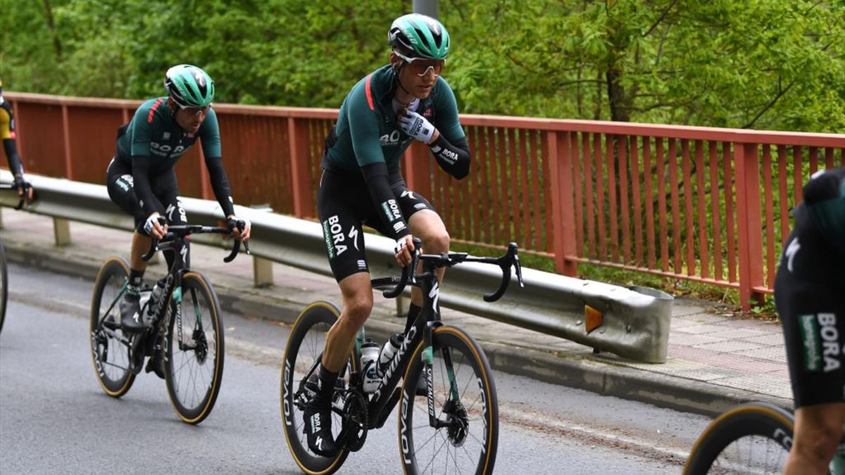 Wilco Kelderman in azione durante la 2a tappa del Giro dei Paesi Baschi 2021 - Getty Images