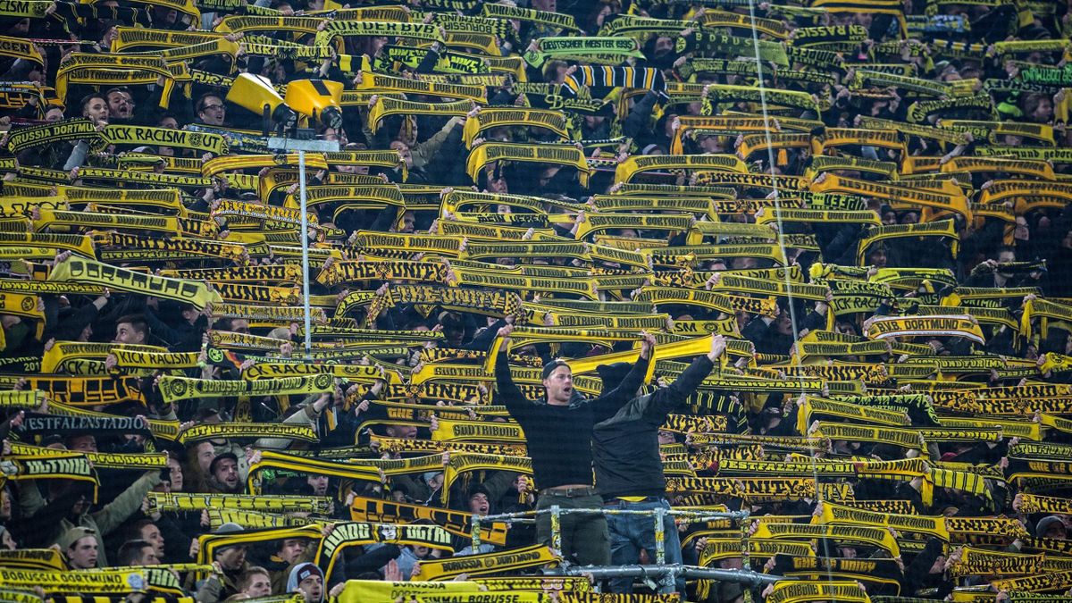 Fanion Borussia Dortmund Vintage 1989 – Rare Et Collector Pour Fans Du BVB ⚫️🟡