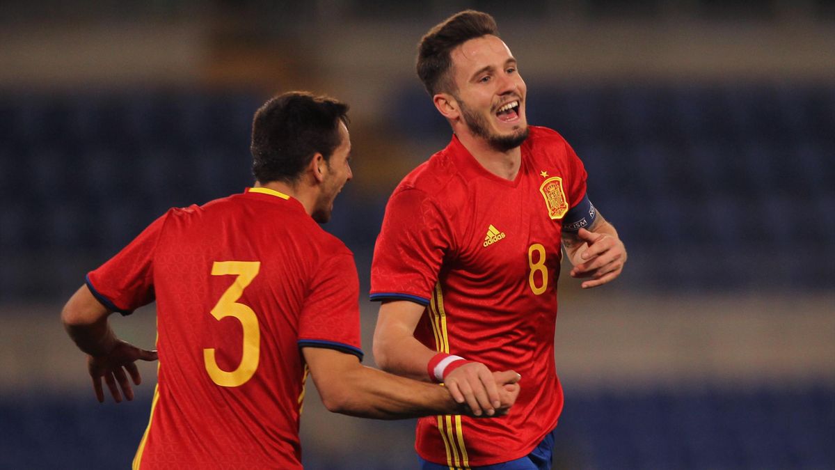 Niguez Saul (R) with his teammate Castro Jonathan of Spain U21