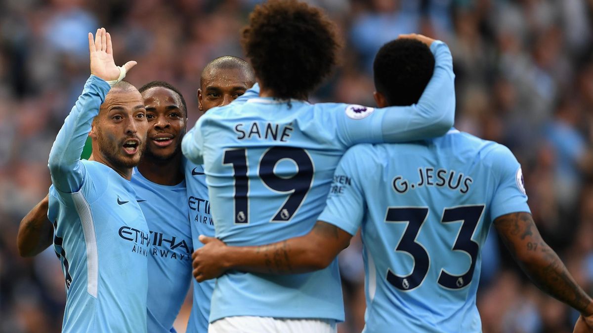 David Silva of Manchester City celebrates scoring