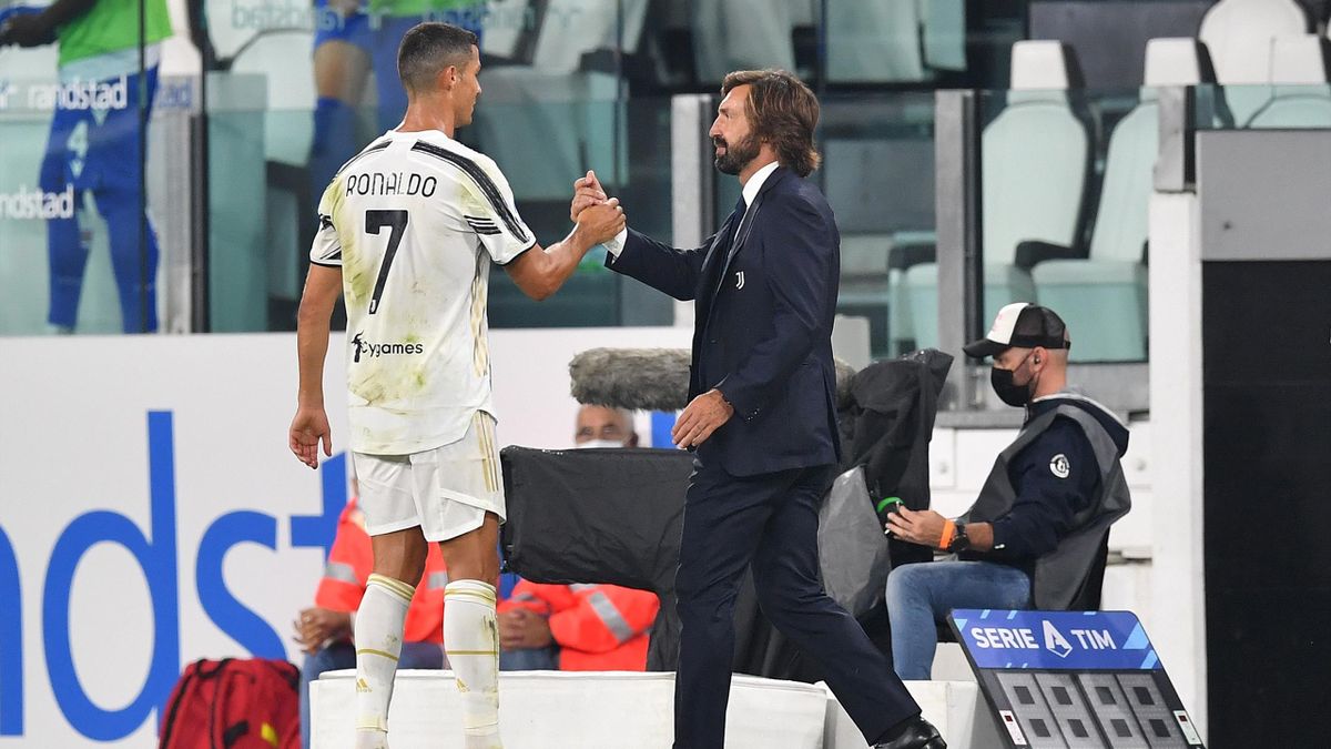Juventus-Trainer Andrea Pirlo (r.) und Cristiano Ronaldo (l.)