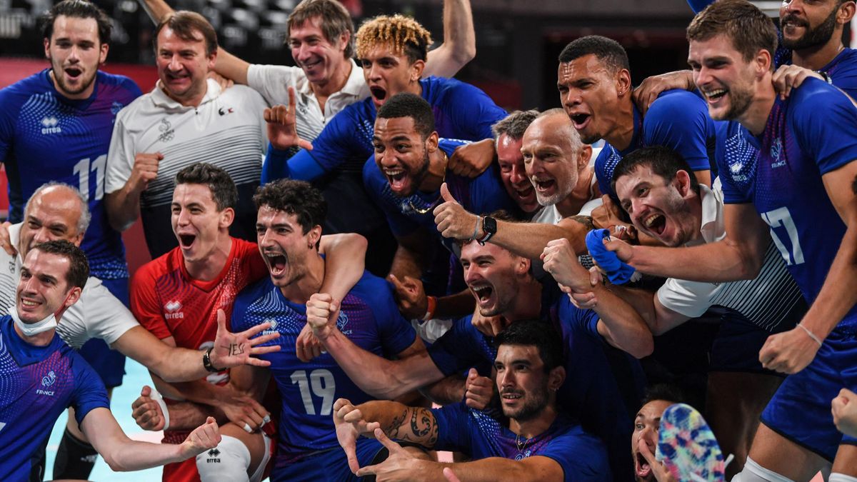La joie de l'équipe de France de volley, qualifiée pour la finale des JO de Tokyo 2020, à l'issue de son succès en demie face à l'Argentine, en trois manches - 05/08/20201