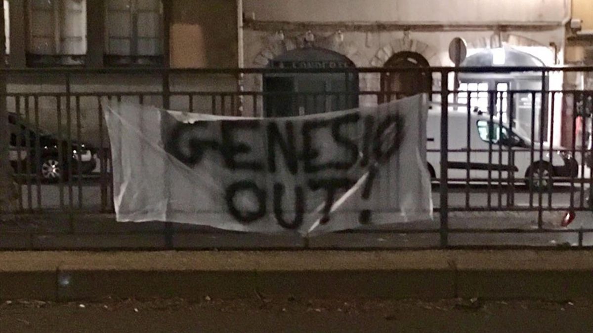 Une banderole "Genesio out" quai Romain Rolland à Lyon / Crédit : @GENESIO_OUT