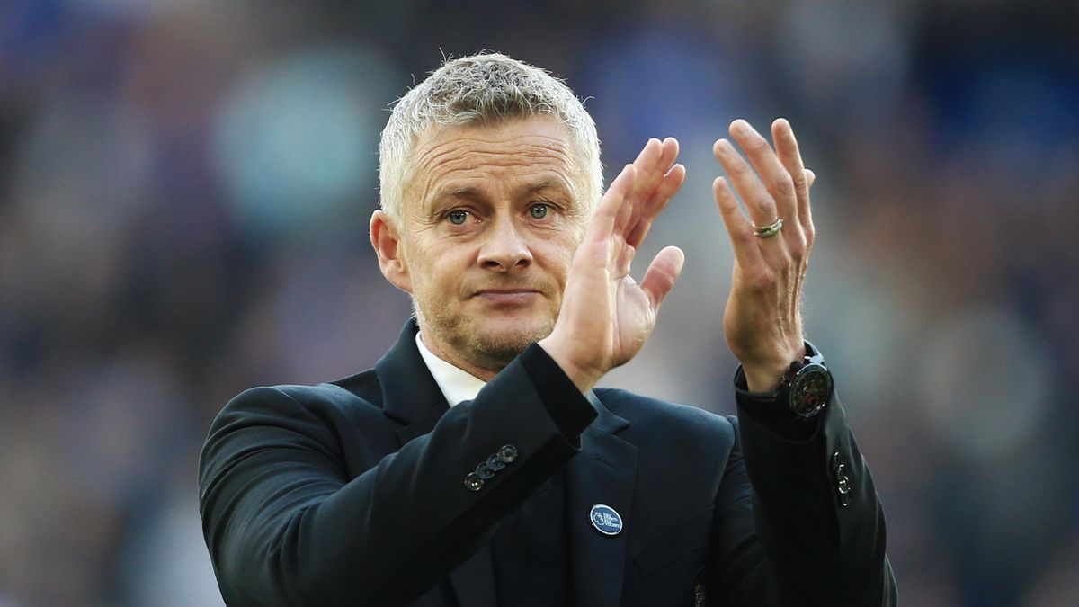 Manchester United manager Ole Gunnar Solskjaer applauds the support after the Premier League match between Leicester City and Manchester United at The King Power Stadium