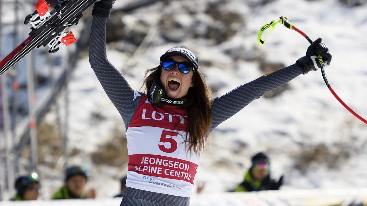 Sofia Goggia célèbre sa victoire en descente à Jeongseon le 4 mars 2017