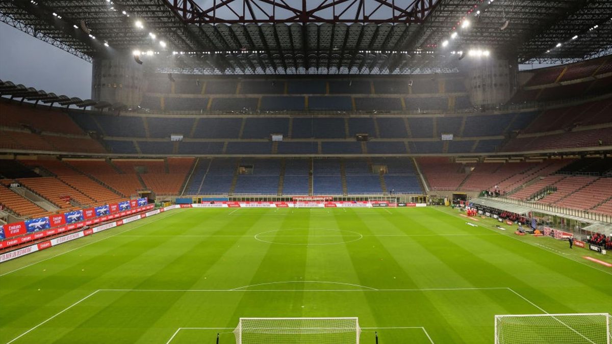 Lo stadio di San Siro a Milano senza tifosi