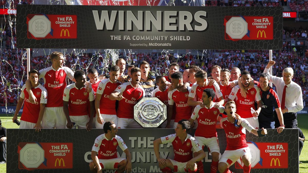 Alex OxladeChamberlain fires Arsenal to Community Shield glory over