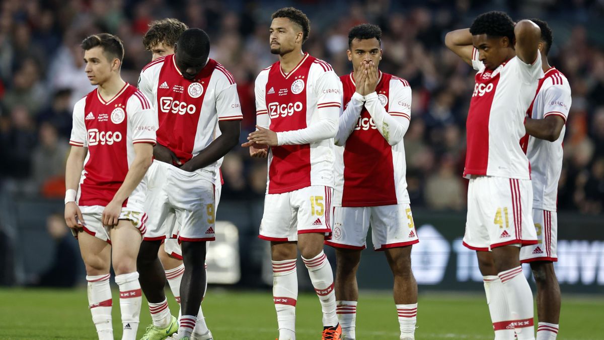 Hilarisch Knorretje pauze KNVB Beker | “De gifbeker moet helemaal leeg” - Ajax klaar met rotseizoen -  Eurosport