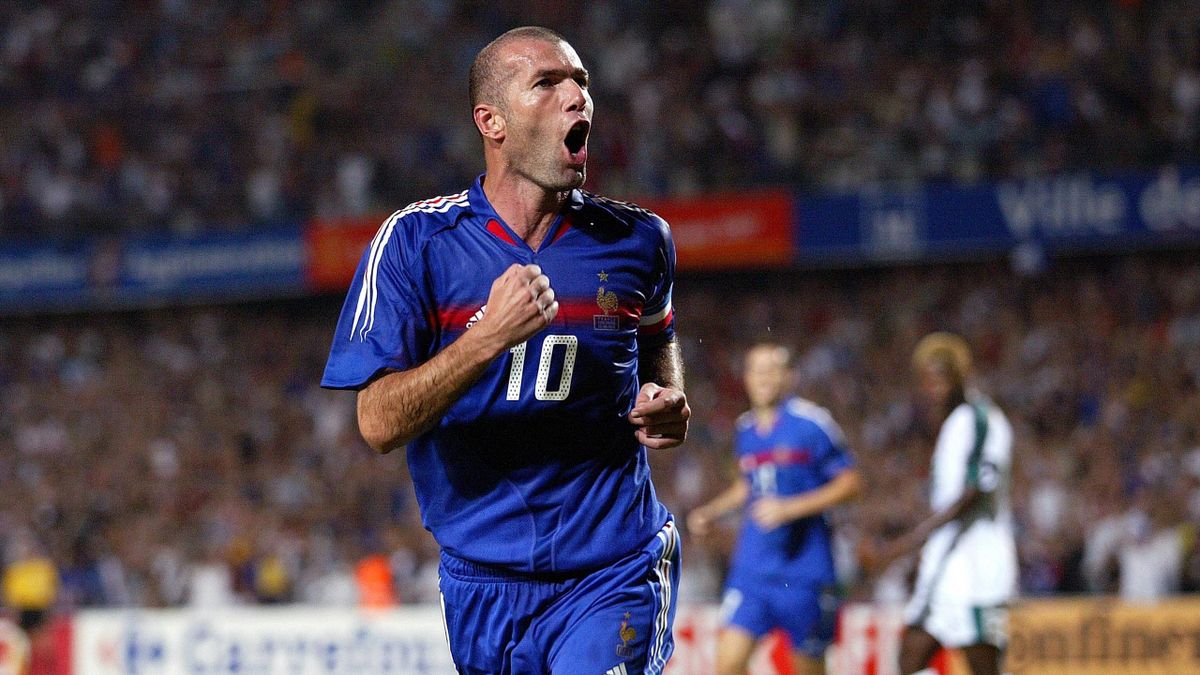 Zinedine Zidane, buteur pour son grand retour avec les Bleus en août 2005 face à la Côte d'Ivoire