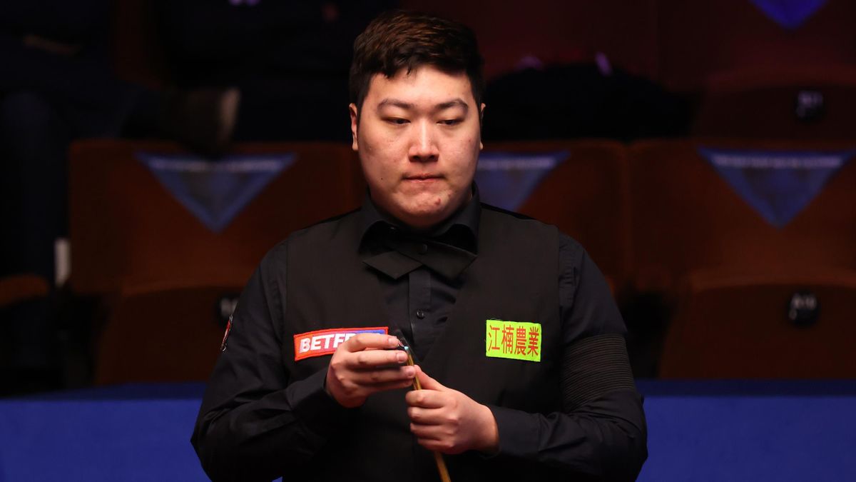 Yan Bingtao steht bei der Snooker-WM 2021 im Achtelfinale