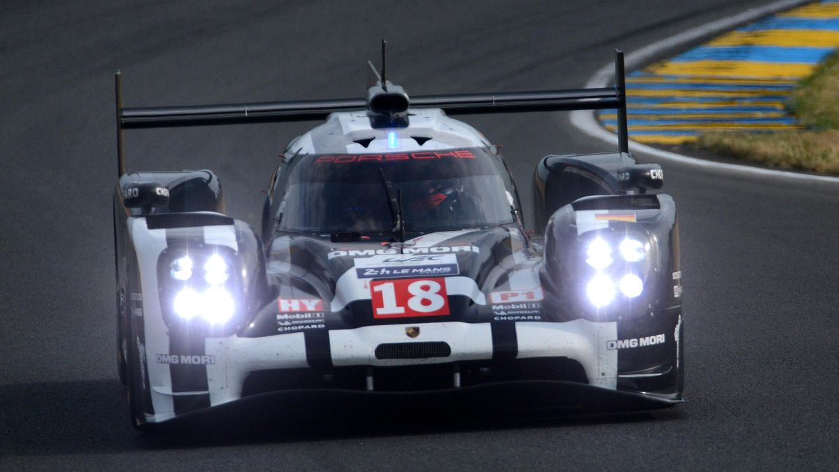 La Porsche numéro 18 sur le circuit du Mans