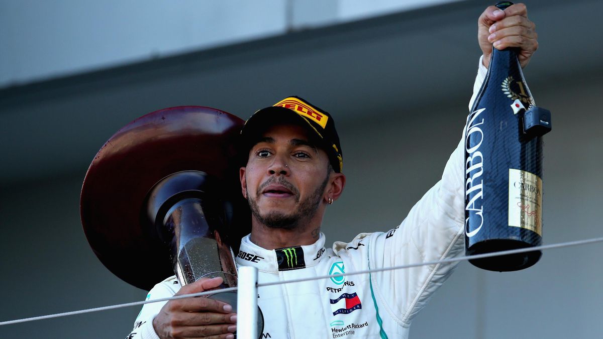Lewis Hamilton celebra la victoria en el Gran Premio de Japón.