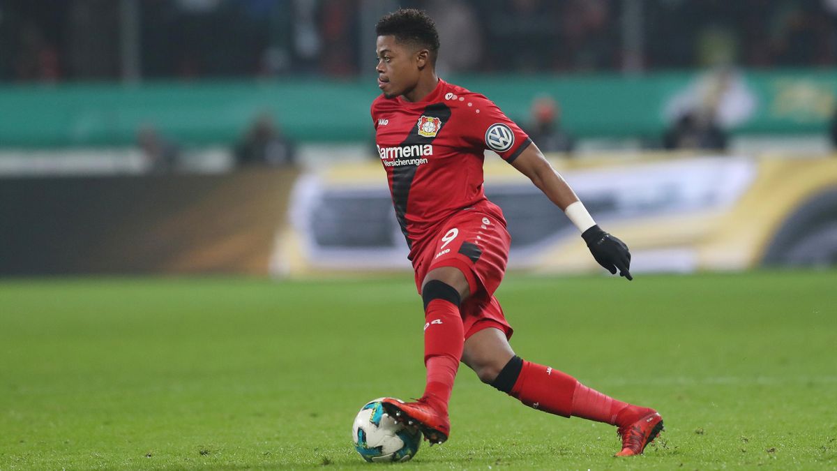 Leon Bailey Frau . Abstieg immer realistischer: Schwacher HSV unterliegt ...