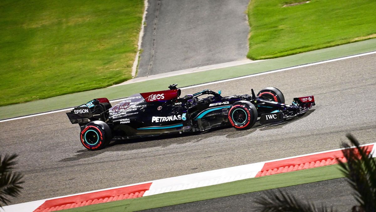 Doch es ist auch schon ein erfolg nur ein fahrer im feld hatte in jedem rennen und jedem qualifying die nase vor seinem. Gp Bahrain Mercedes Geht Die Luft Aus Topspeed Macht Silberpfeilen Sorge Beim Saisonstart Eurosport