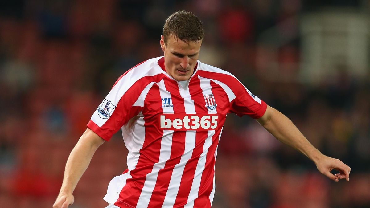 Robert Huth Joins Leicester On Loan From Stoke Eurosport