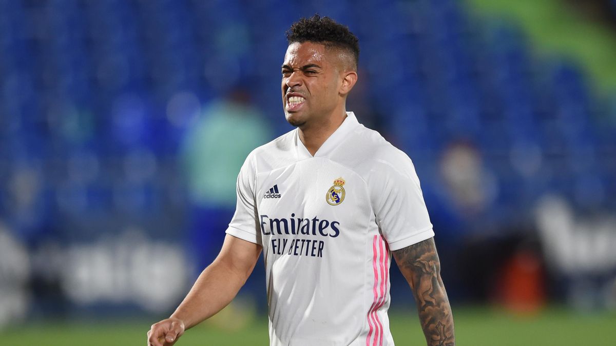 Mariano of Real Madrid reacts