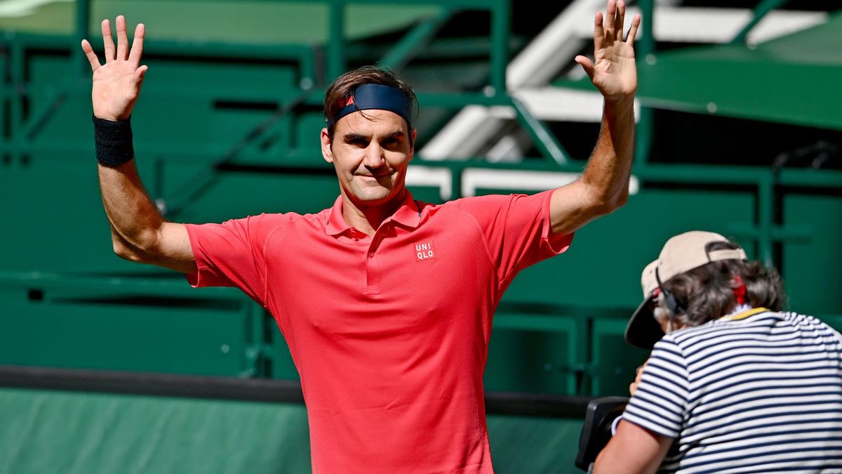Roger Federer began his preparation for Wimbledon with a straight sets win at the Halle Open