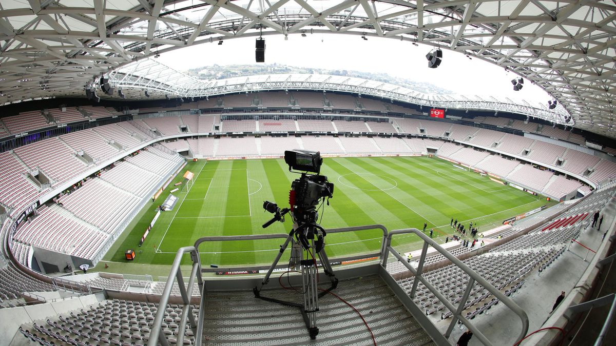 Ligue 1 Une Nouvelle Pelouse Pour L Allianz Riviera De Nice Eurosport