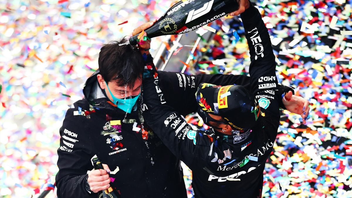 Pressestimmen Zum Wm Triumph Von Hamilton Siebter Himmel Eurosport