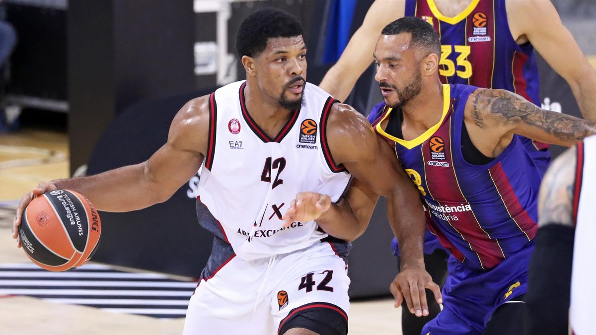 Kyle Hines and Adam Hanga during the match between FC Barcelona and Olimpia Milan corresponding to the week 13 of the Euroleague, played at the Palau Blaugrana, on 11th December 2020, in Barcelona, Spain.