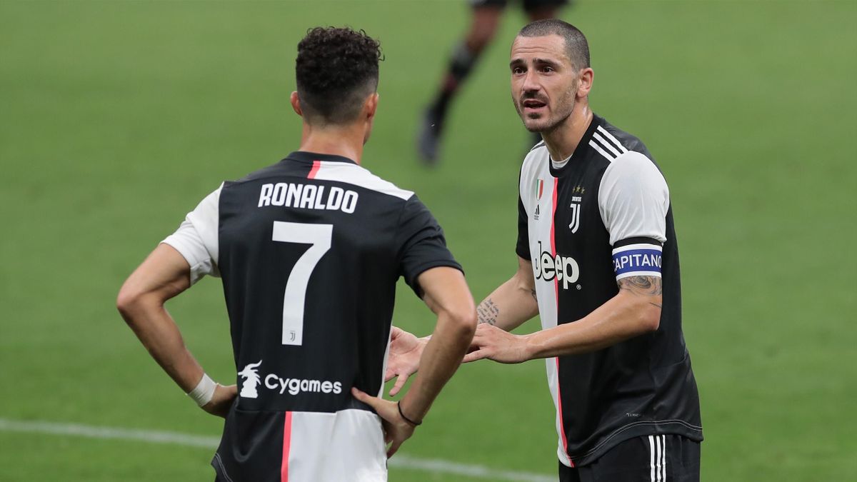 Cristiano Ronaldo (l.) und Leonardo Bonucci (Juventus Turin) im Mai 2020