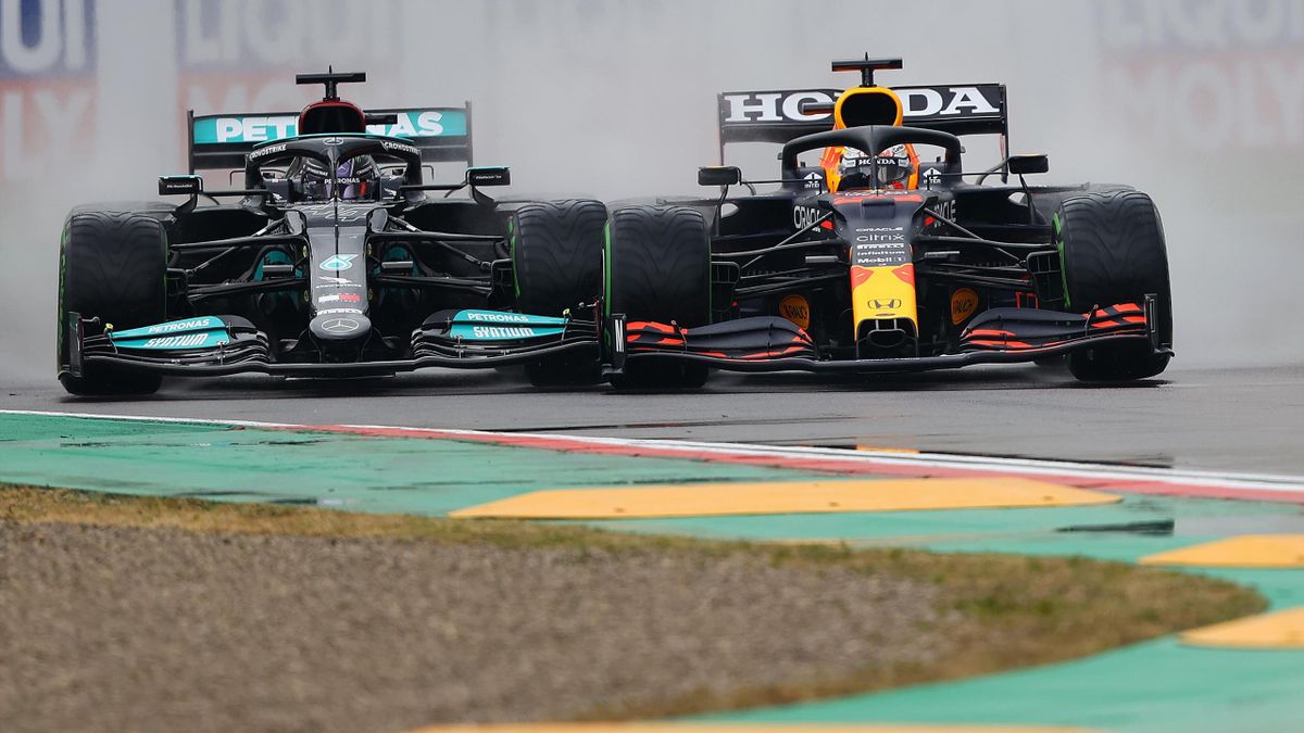 Lewis Hamilton (Mercedes) et Max Verstappen (Red Bull) au Grand Prix d'Emilie-Romagne 2021