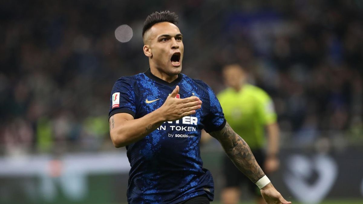 Lautaro Martinez esulta dopo il gol in Inter-Milan - Coppa Italia 2021-22