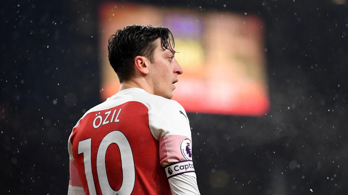 Arsenal's Mesut Ozil ready to start more away games, says Unai Emery ...