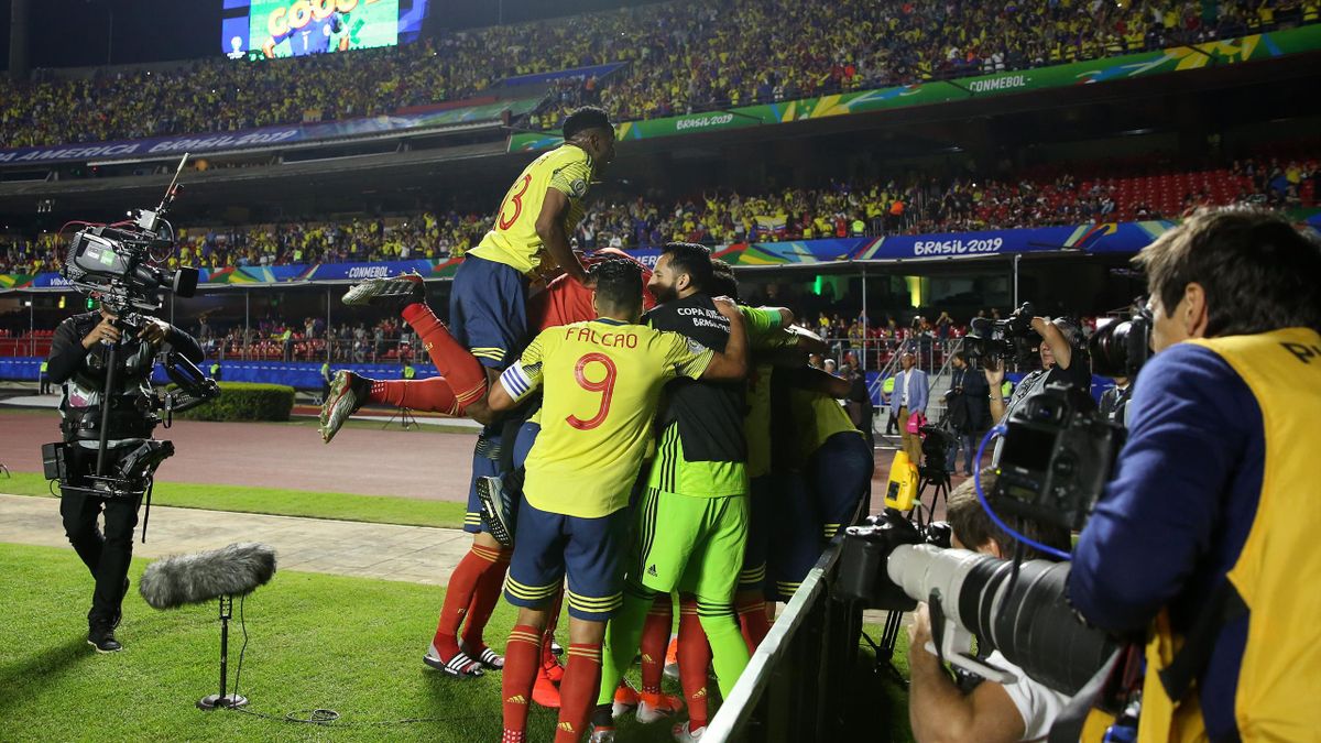 SAO PAULO, BRAZIL - JUNE 19: Duvan Zapata of Colombia celebrates after scoring the opening goal with teammates during the Copa America Brazil 2019 group B match between Colombia and Qatar at Morumbi Stadium on June 19, 2019 in Sao Paulo, Brazil.