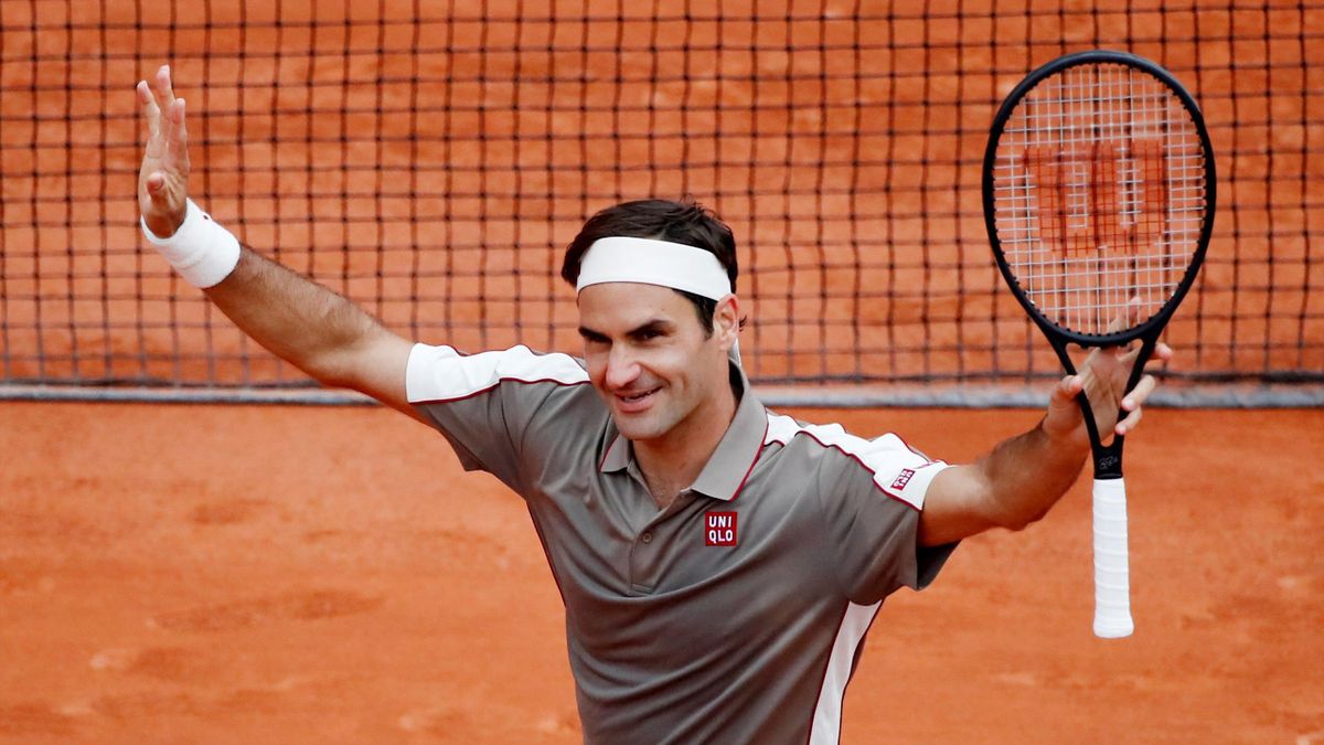 French Open - Roland Garros, Paris, France - May 26, 2019 Switzerland's Roger Federer celebrates winning his first round match against Italy's Lorenzo Sonego