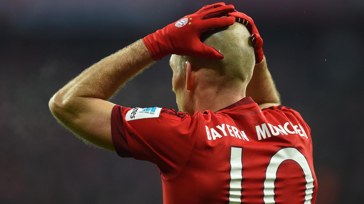 Fassungslos: Arjen Robben (FC Bayern München) nach der Niederlage gegen Mainz 05