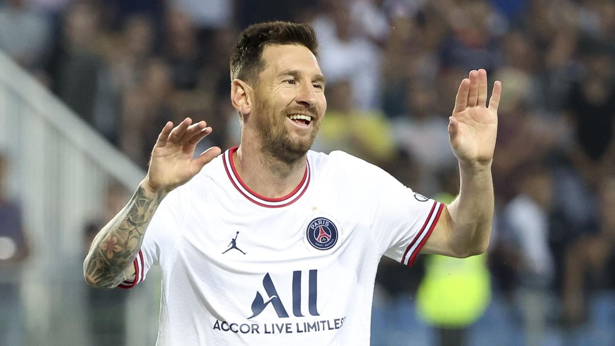 MONTPELLIER, FRANCE - MAY 14: Lionel Messi of PSG celebrates his goal during the Ligue 1 Uber Eats match between Montpellier HSC (MHSC) and Paris Saint Germain (PSG) at Stade de la Mosson on May 14, 2022 in Montpellier, France. (Photo by John Berry/Getty