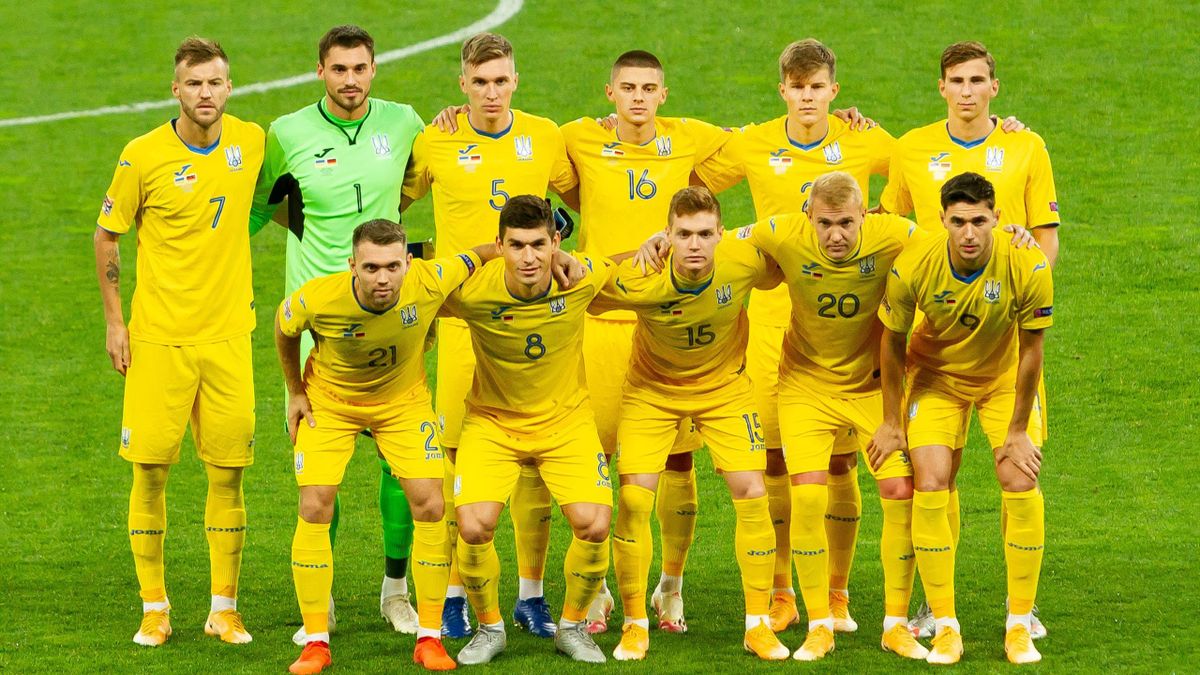 the players of Ukraine line up prior to the UEFA Nations League group stage match between Ukraine and Germany at NSC Olimpiyskiy Stadium on October 10, 2020 in Kyiv, Ukraine. (Photo by Stanislav Vedmid/DeFodi Images via Getty Images)