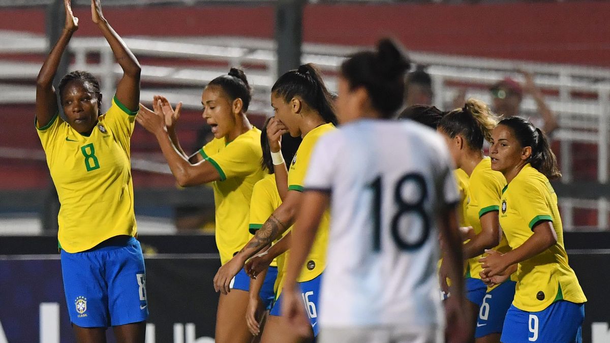 Brasiliens Frauen Schlagen Ecuador In Neuen Trikots Eurosport