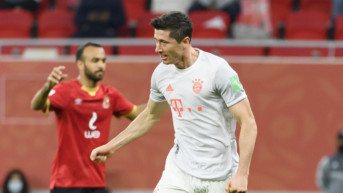 Al Ahly-Bayern Monaco, Mondiale per Club 8 febbraio 2021: l'esultanza di Robert Lewandowski dopo il gol dello 0-1 al 17' (Getty Images)