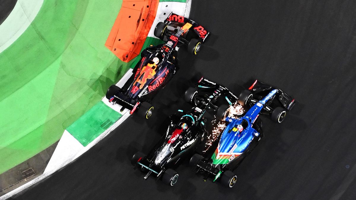 Verstappen - Hamilton - Ocon au 3e départ du Grand Prix d'Arabie Saoudite