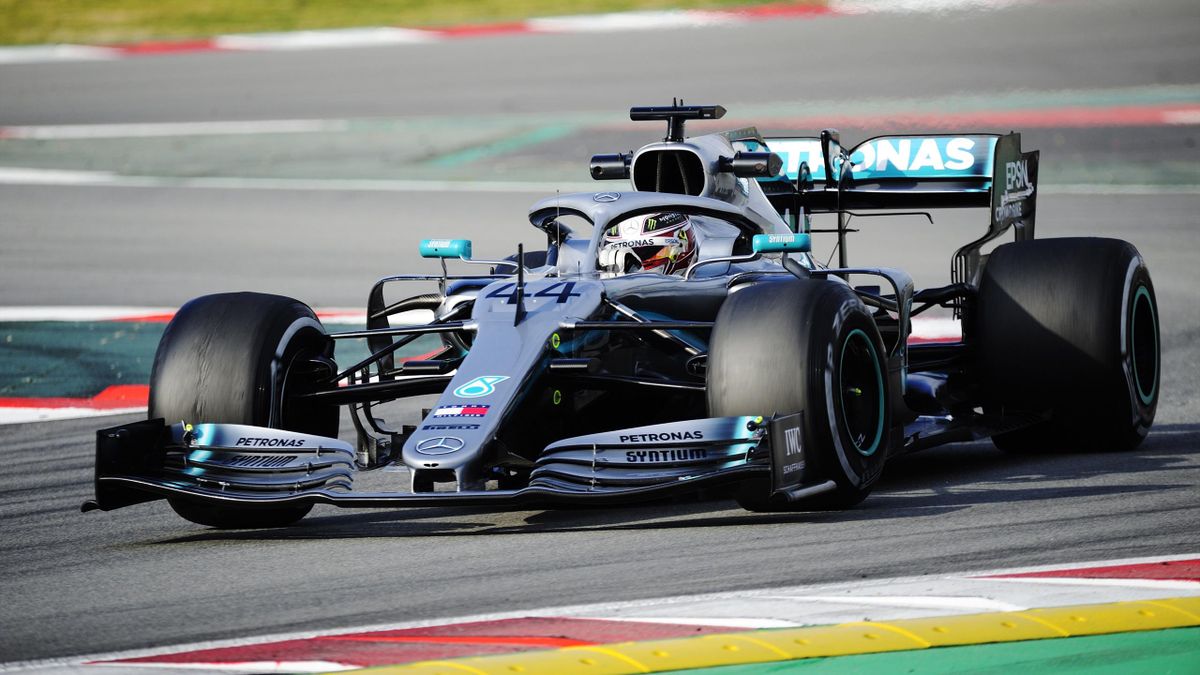 lewis hamilton driving test