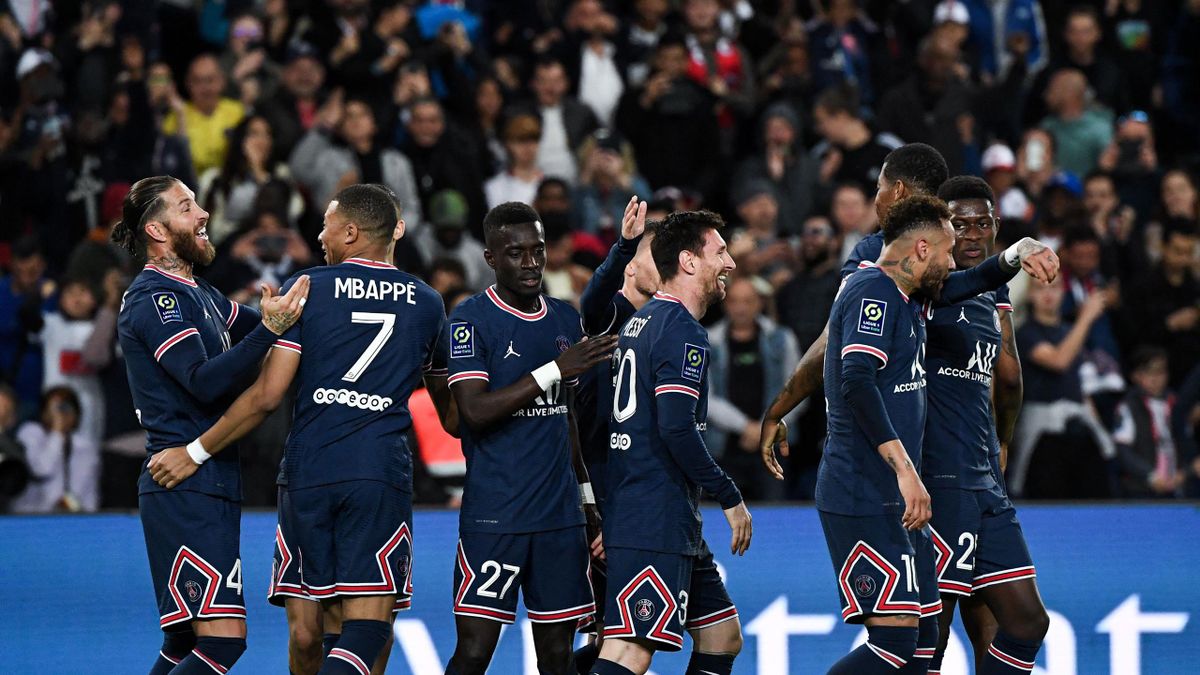 La joie des joueurs du PSG, champions de France pour la 10e fois