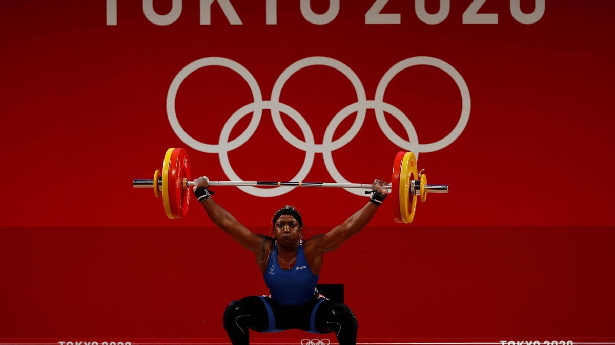 Gaelle Nayo Ketchanke lors du concours d'épulé-jeté des moins de 87kg aux Jeux Olympiques de Tokyo 2020.