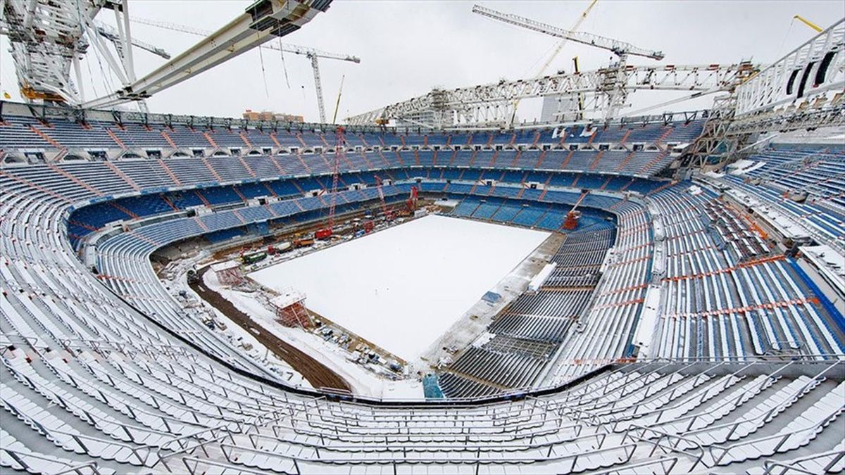 El estadio Santiago Bernabéu cubierto por la nieve, 7 de enero de 2021
