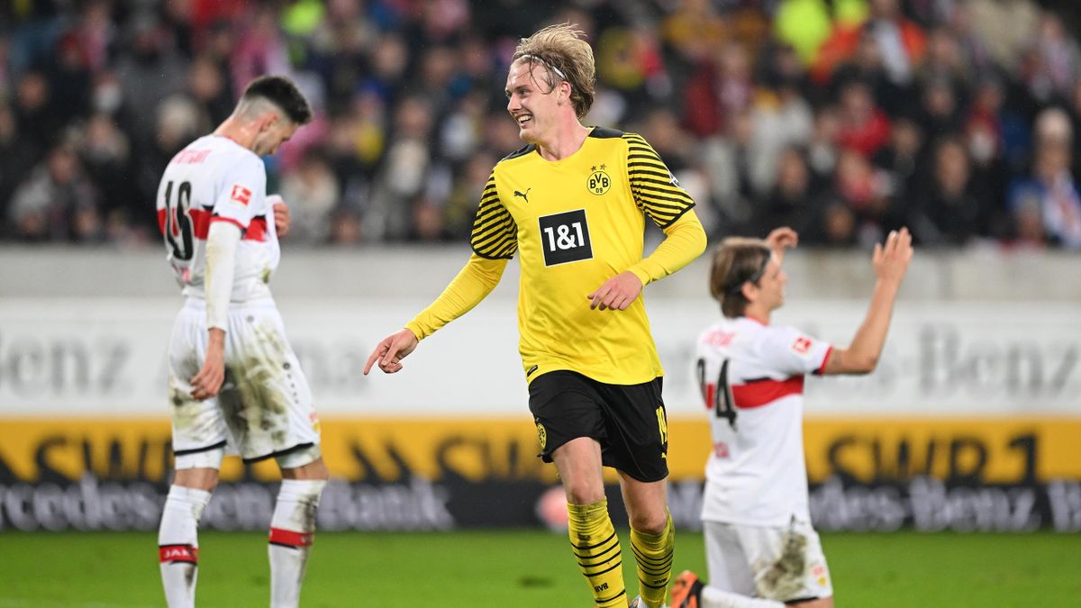 Julian Brandt jubelt über sein zweites Tor - VfB Stuttgart vs. Borussia Dortmund