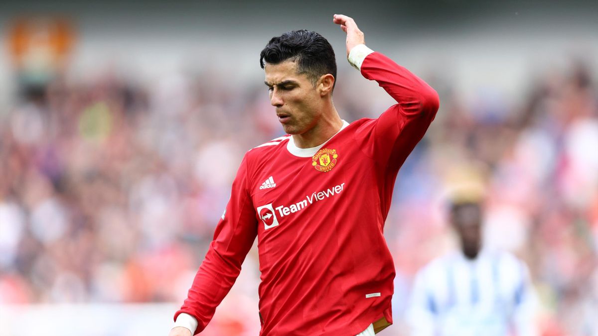 Cristiano Ronaldo asks to leave Manchester United to play Champions League football next season