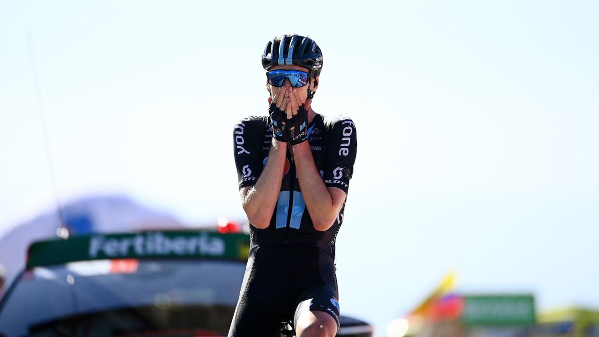 Thymen Arensman kan het bijna niet geloven, hij wint de koninginnenrit in de Vuelta