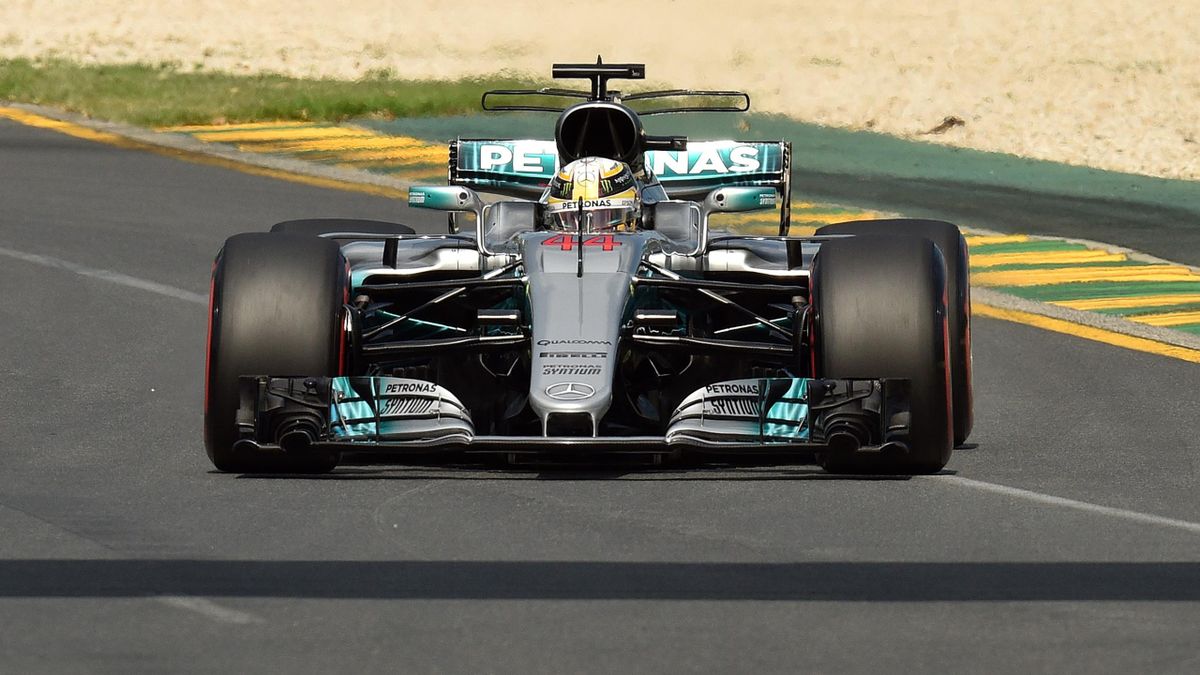 Formel 1 Ubergewicht Beim Rennwagen Kostet Mercedes Wichtige Zeit Im Titelkampf Eurosport