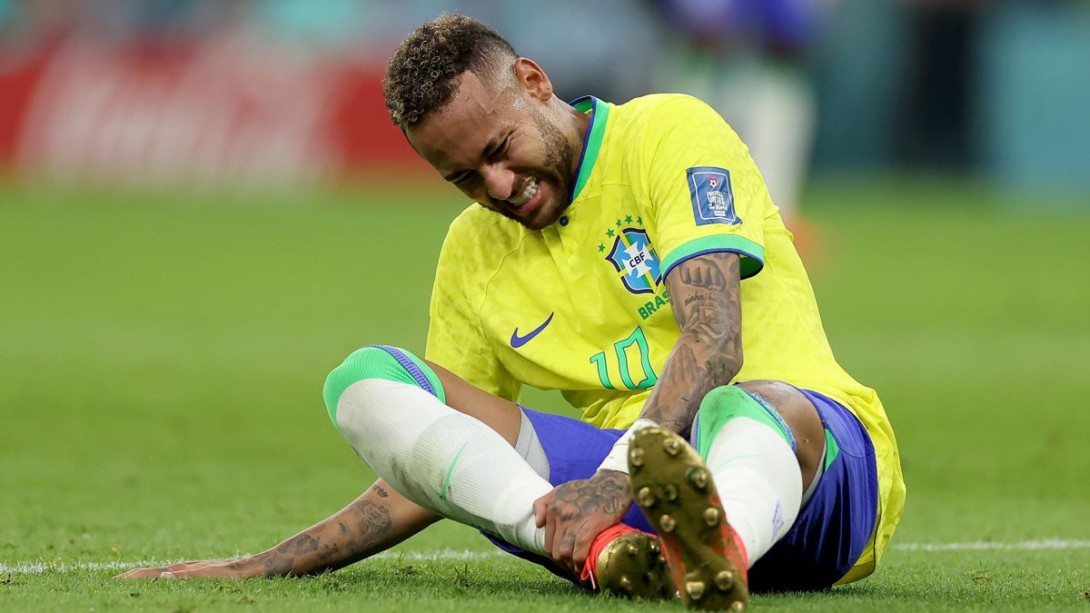 De Braziliaanse sterspeler Neymar moest zich in het eerste duel laatste wisselen met een enkelblessure.